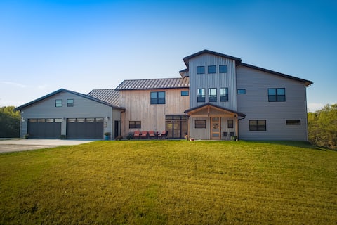 7-Bedroom: Hoops,Pickleball,Movies,Books &Games!