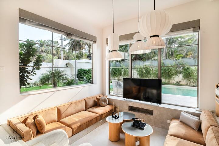 Living room image 4