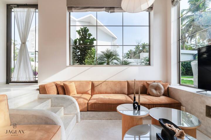 Living room image 7