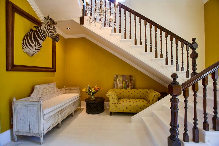 Charming victorian home | Secluded garden | Pool gallery image 5