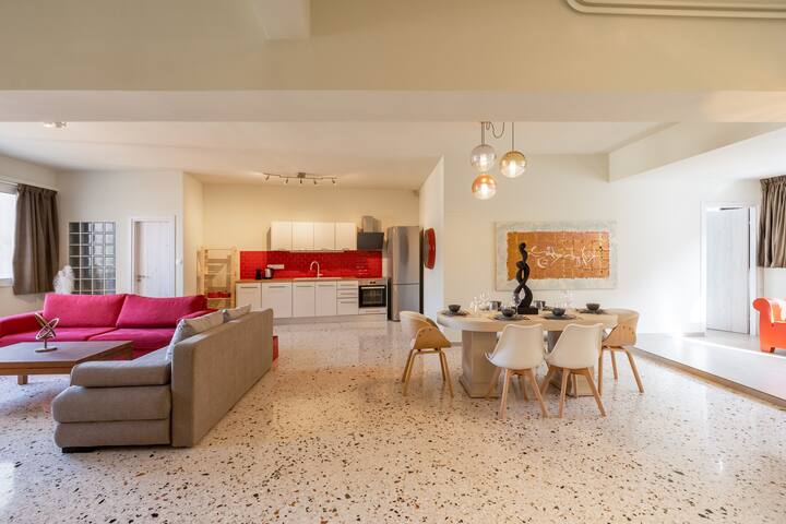 Happy Loft Athens 2BR/2BA Spacious Apt gallery image 2