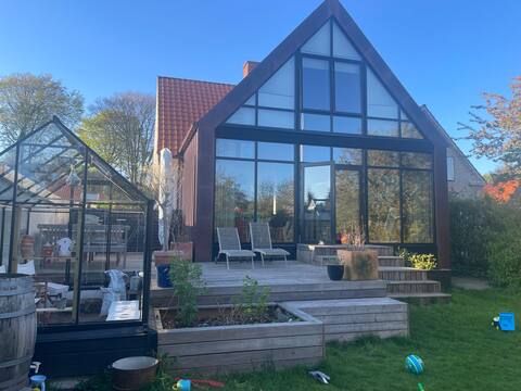 Åhus in the town with a nice garden