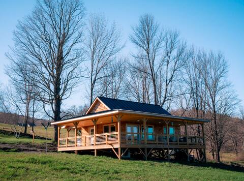 Farmland Cabin in Randolph