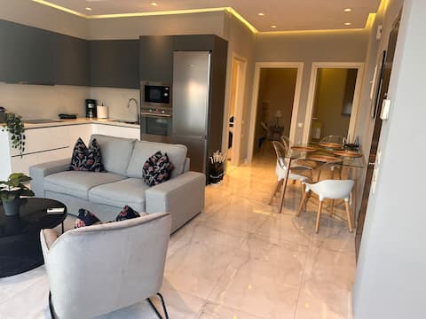 Popular Airbnb listing: izabela's apartament in Shqipëria Jugore