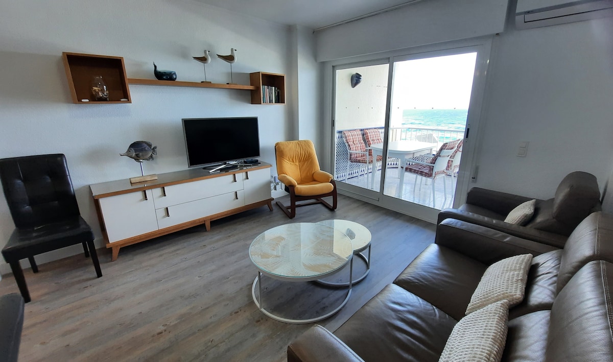 Annonce Airbnb populaire: Beachfront à Almuñécar
