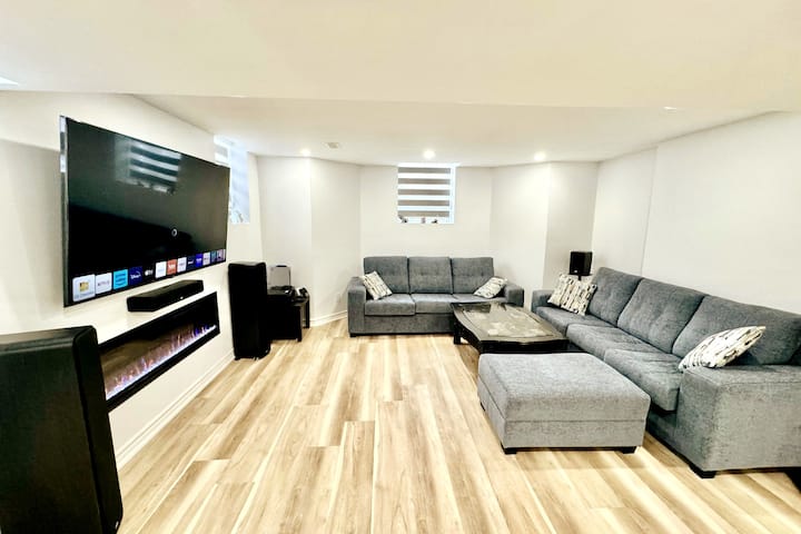 Luxe Cinema Suite | Guest Favourite | 25m To Yyz - Caledon, ON, Canada