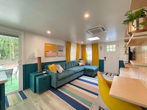 Top Airbnb: The color cottage close to everything in Saratoga Springs