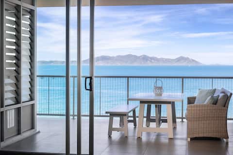 Stunning Three Bedroom Ocean Front Apartment