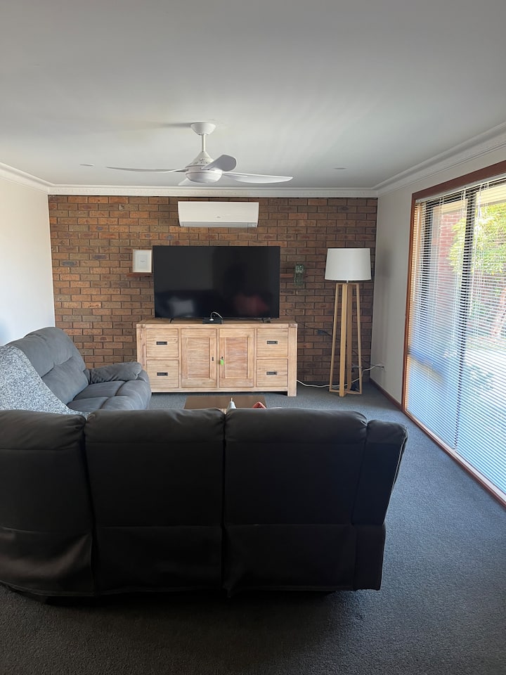 The Palace - Bairnsdale