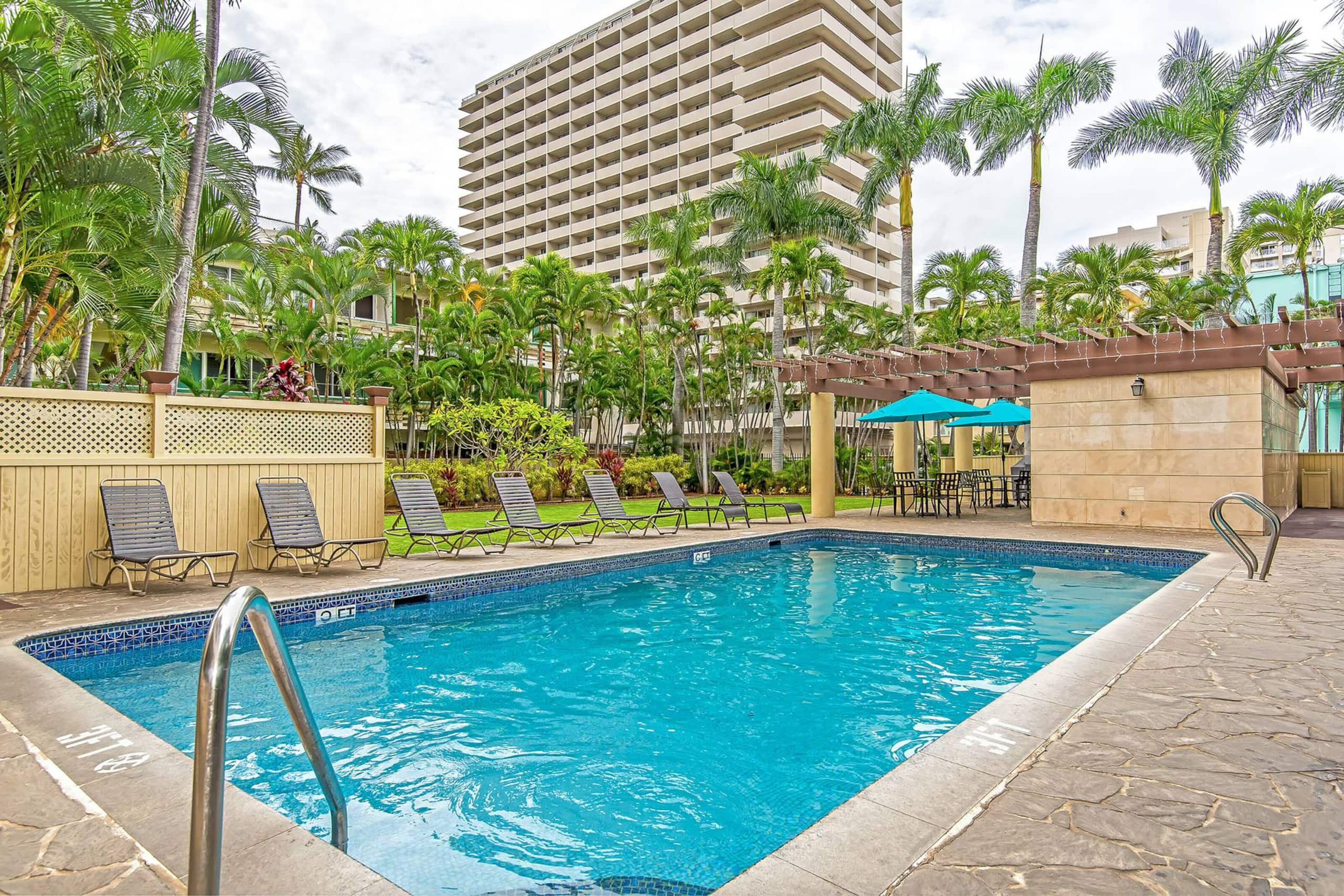 *Honu Hale: Penthouse 2 BDR Ocean View Waikiki* - Image 3