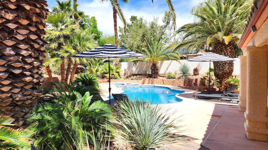 Oasis paradise near The Strip and Airport
