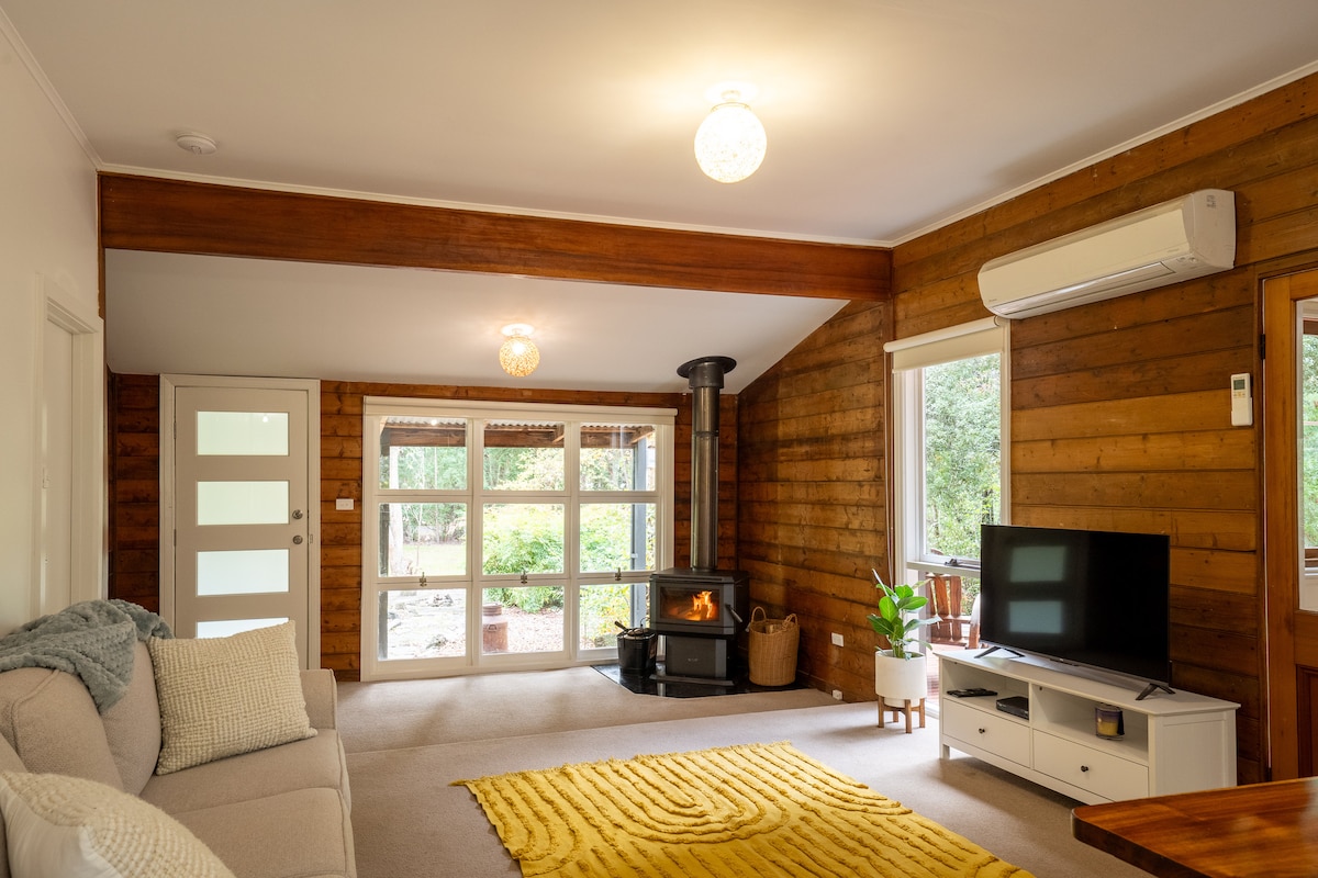 Successful Airbnb property: Otways Treehouse in Shire Of Colac Otway