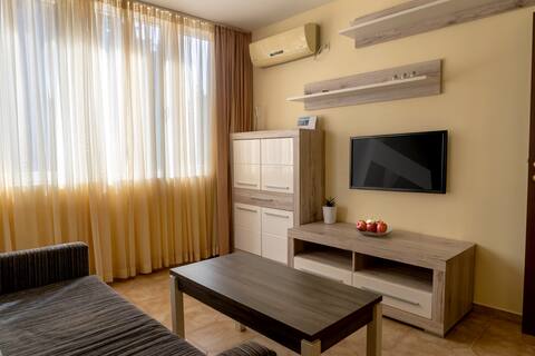 Top performing Airbnb: White Sands Beachfront Getaway in Несебър