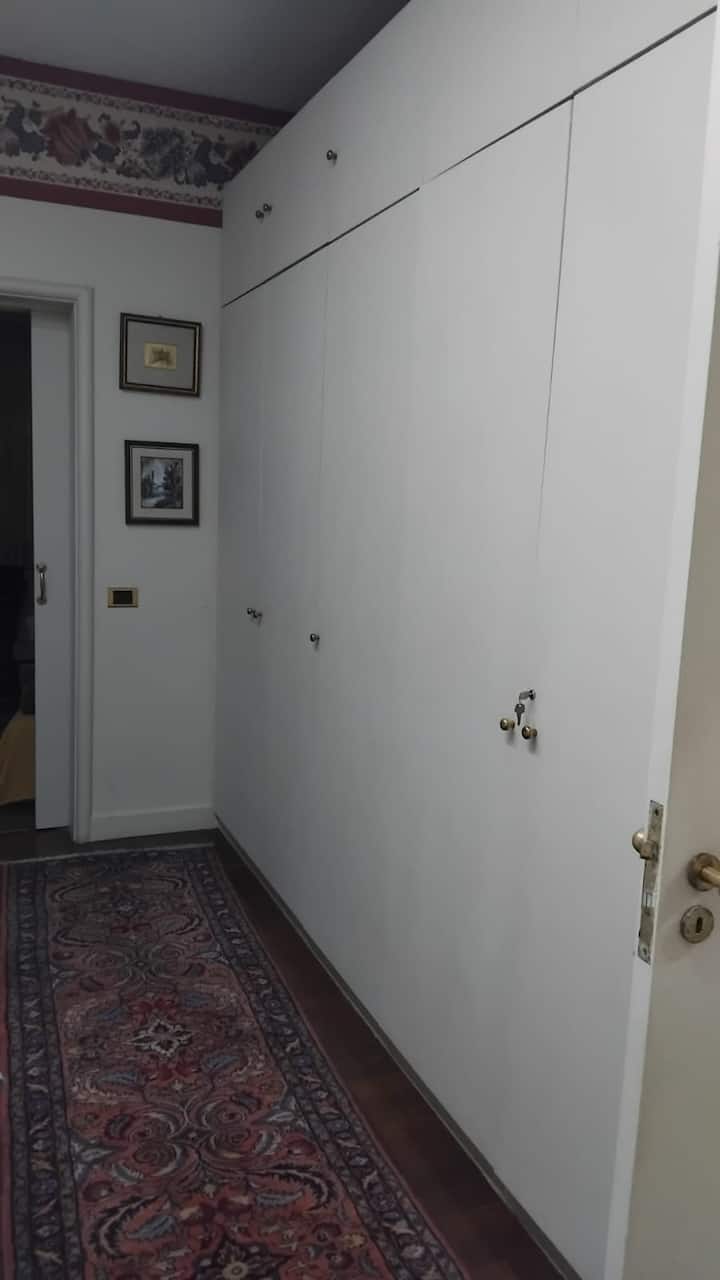 ormar u apartmanu