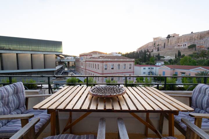 Iconic Acropolis Penthouse With Unique View gallery image 4