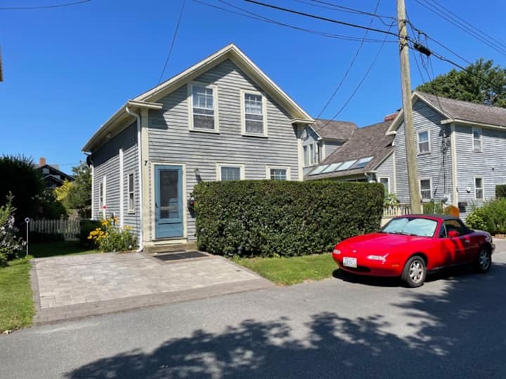 Cozy House Near Harbor - Newport, RI