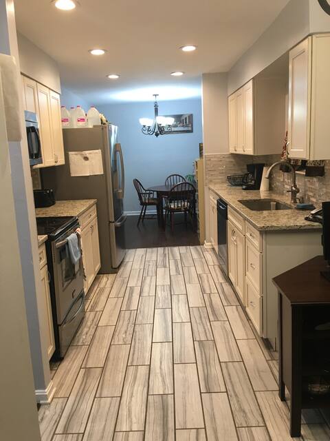 Entire Home in Clinton close to  MGM, DC, Virginia