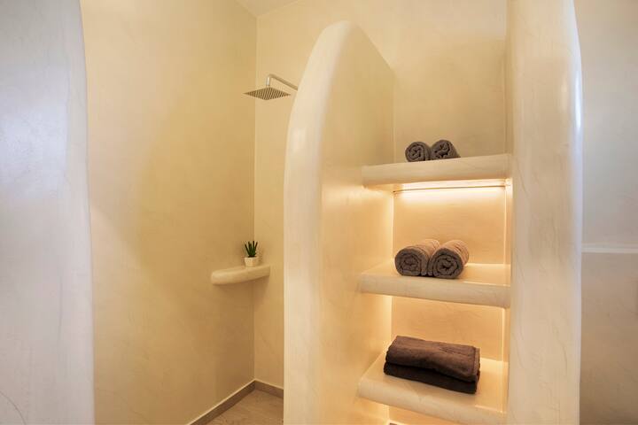 Asyrtiko Villa with private pool gallery image 4