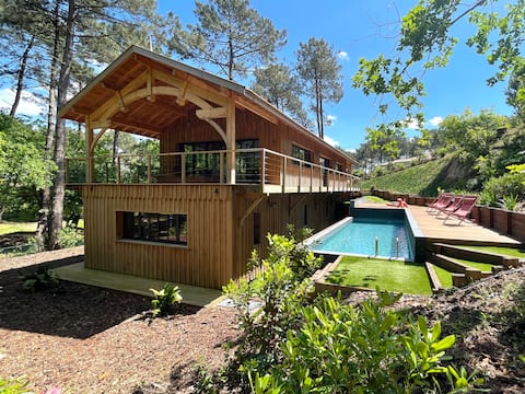 Villa on golf course. Lake and ocean. Charm and tranquility