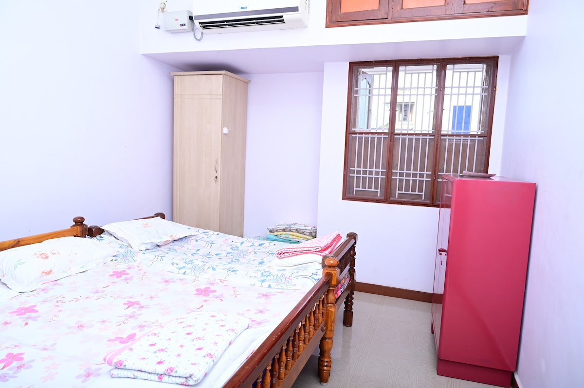 საძინებელი 1