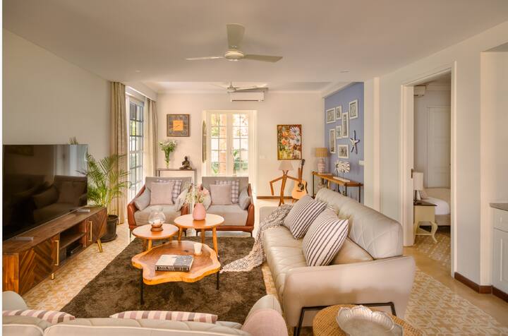 Living room image 2