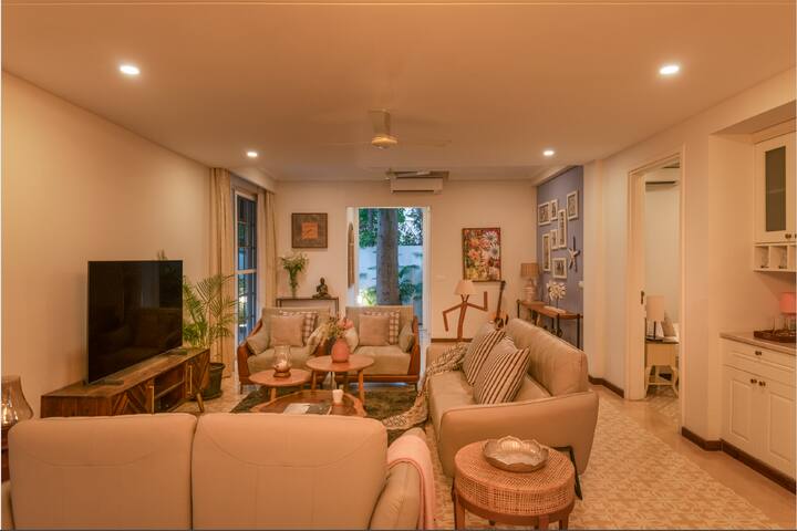 Living room image 5