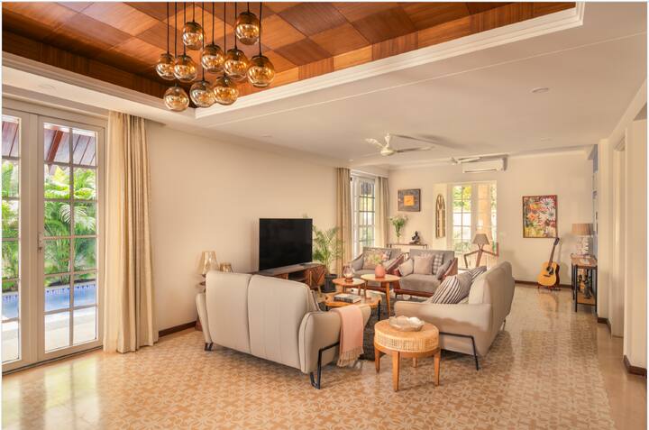 Living room image 6