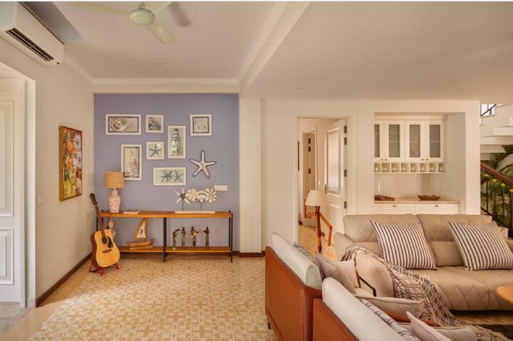 Living room image 8