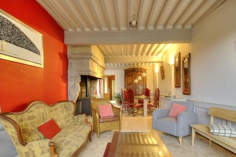 Country site near Mornant, the tower gîte 2