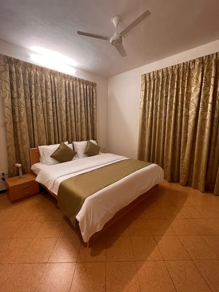 Bedroom 3 image 1