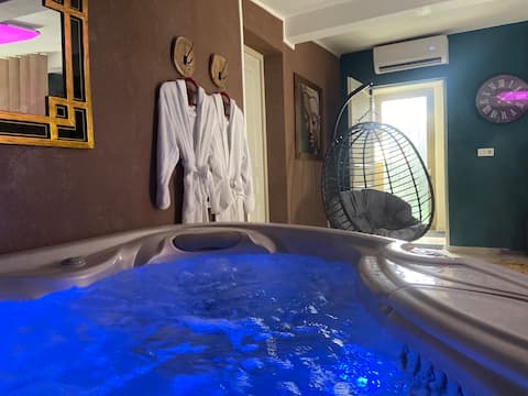 Hot tub, Air conditioning and Terrace