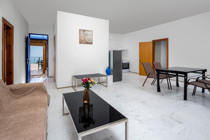 Marina Seaview Luxury Apartment