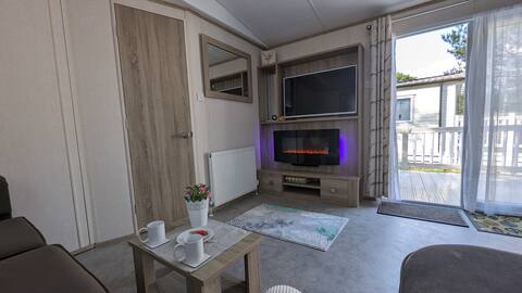 Top performing Airbnb: Pet friendly 2 bed holiday home in St. Leonards And St. Ives