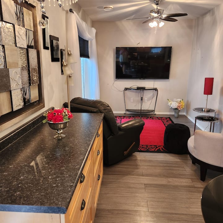 The Garden Suite - Lloydminster