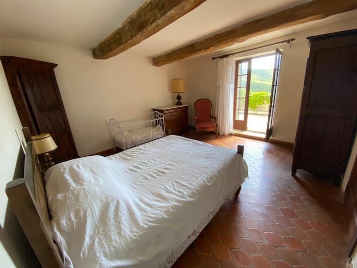 chambre RDC box 1
140 bed + babybed