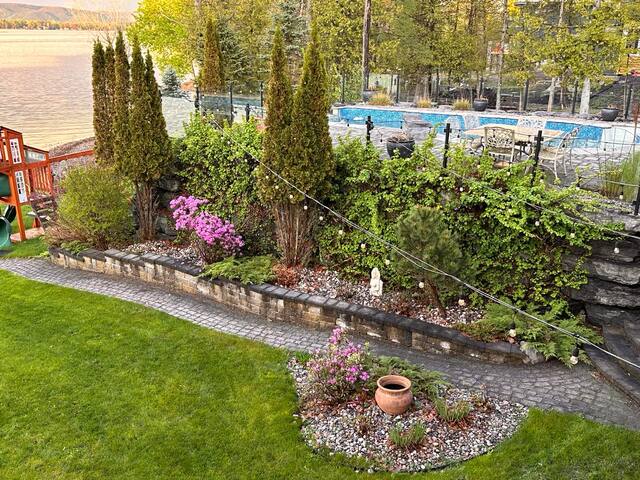 Luxurious waterfront house/cottage on Ottawa river gallery image 4