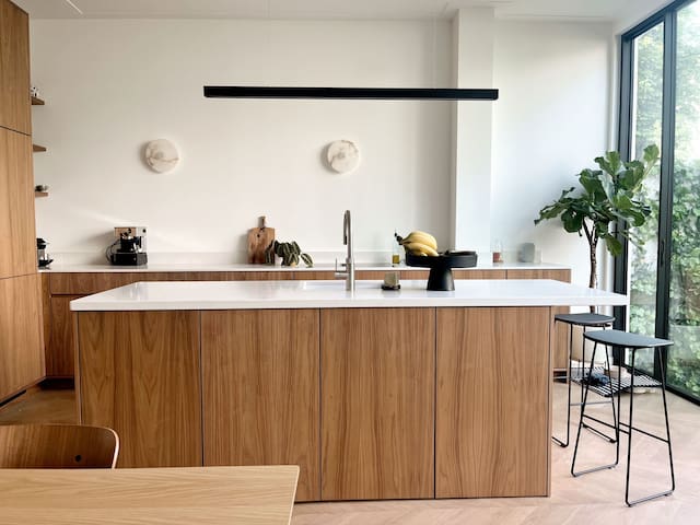 Stylish, spacious family home in great location