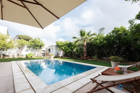Charming Villa of 600m2 With Swimming Pool-Menzah5