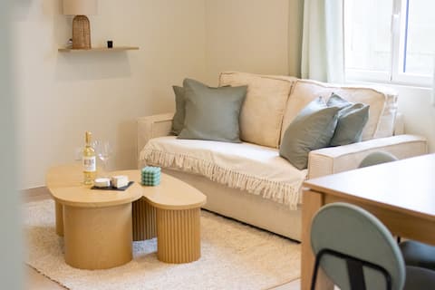 Quiet bubble with Jacuzzi 50m from the beach