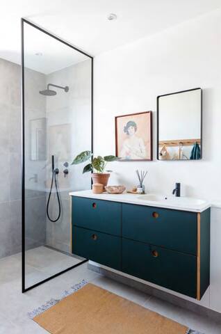 Villa med skøn have tæt på alt gallery image 5