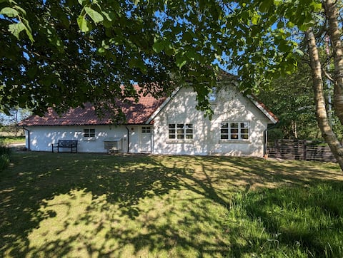 Family-Friendly Coastal Cottage