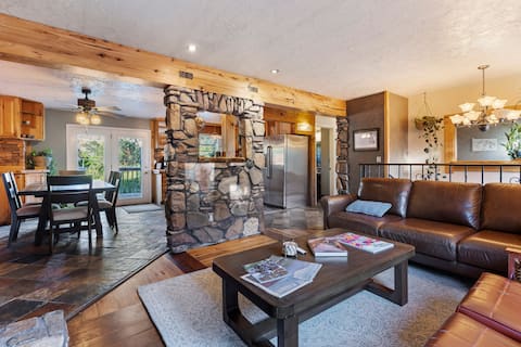 Canyon House with Mountain Views & River Access