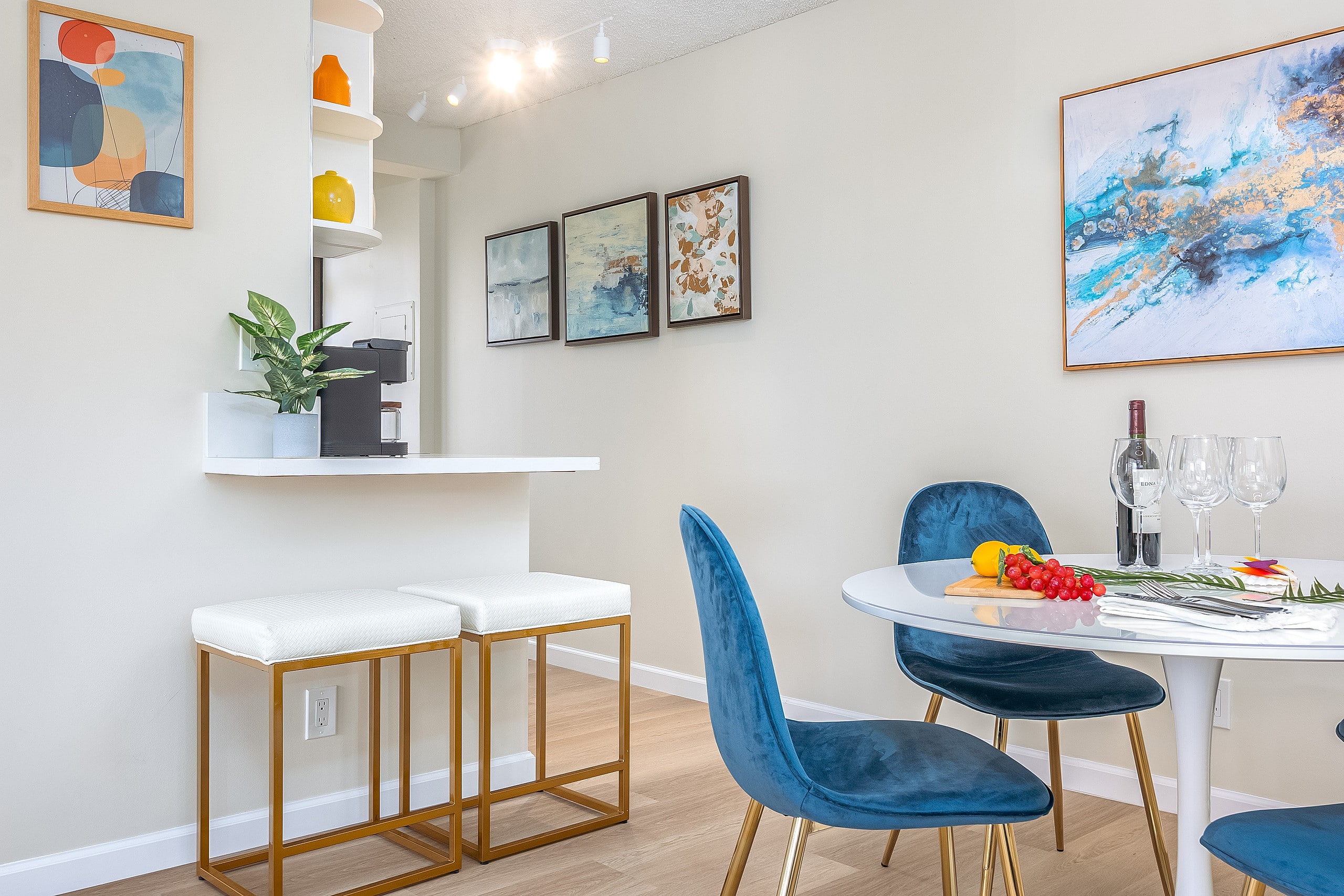 Condo in Honolulu · ★4.86 · 1 bedroom · 2 beds · 1 private bath - Image 33