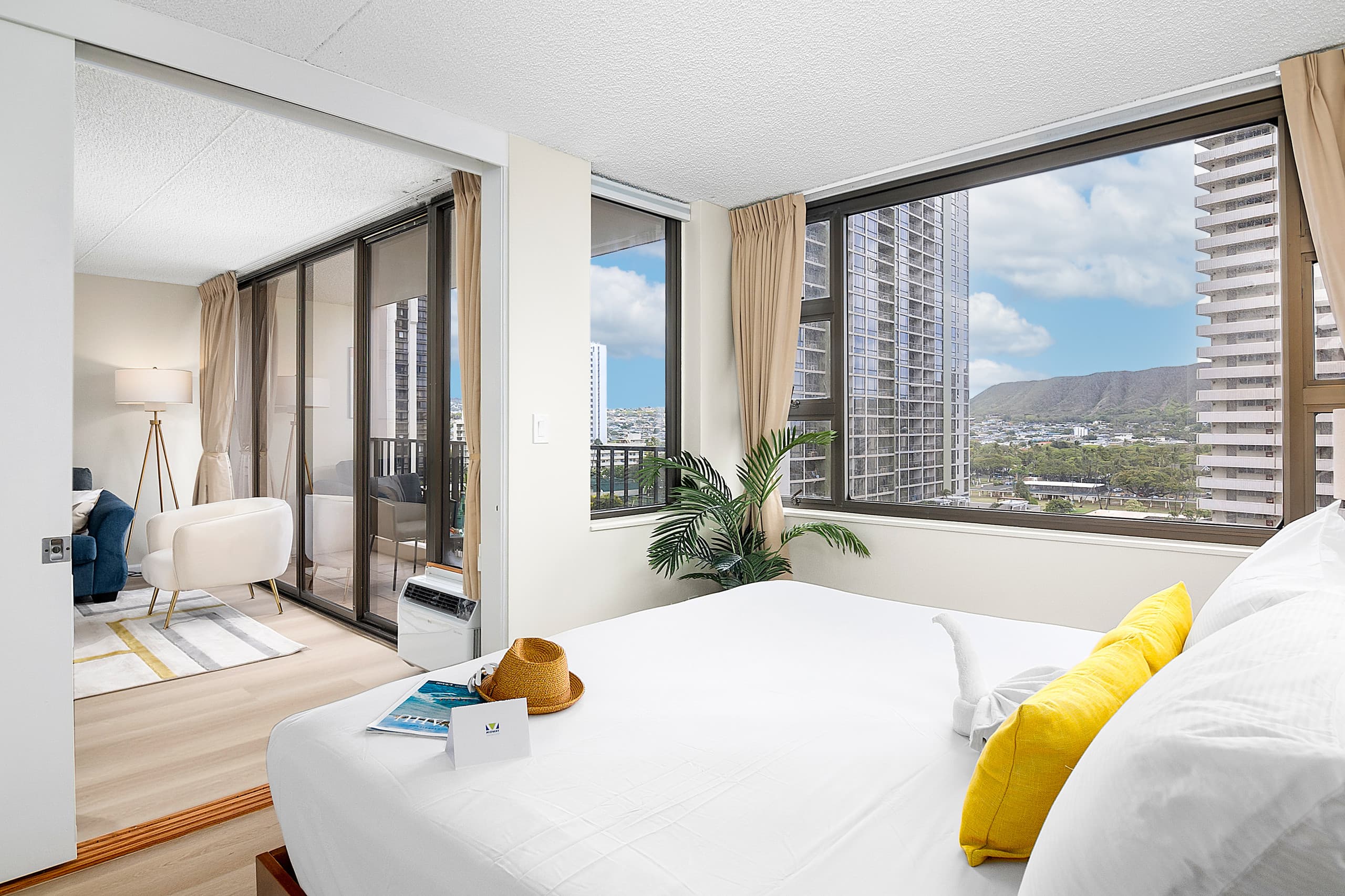 Condo in Honolulu · ★4.86 · 1 bedroom · 2 beds · 1 private bath - Image 37