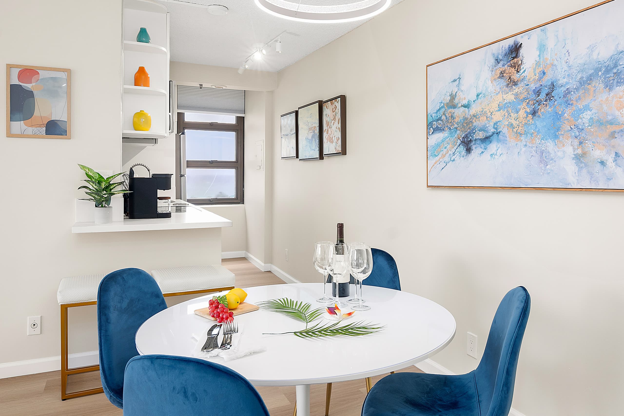 Condo in Honolulu · ★4.86 · 1 bedroom · 2 beds · 1 private bath - Image 32