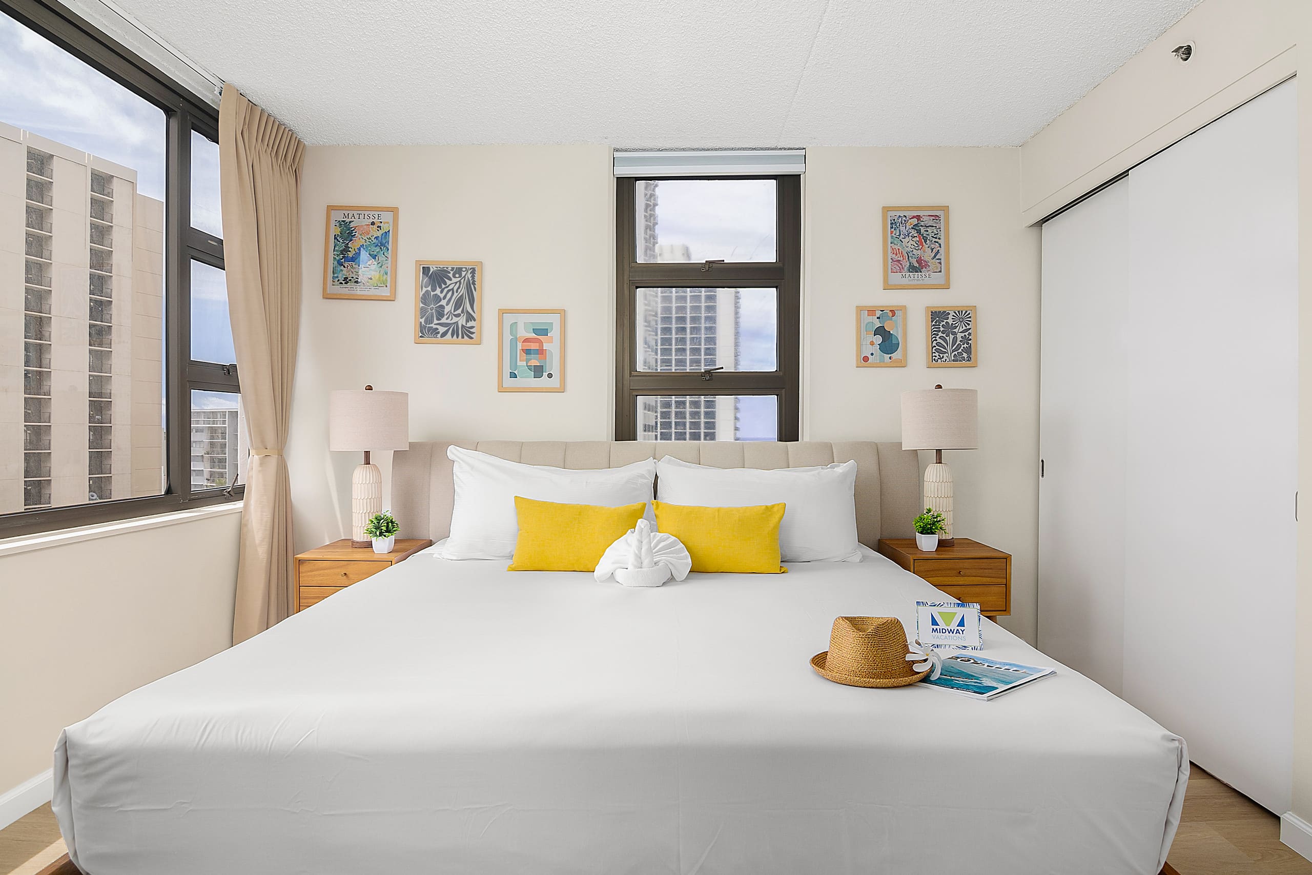 Condo in Honolulu · ★4.86 · 1 bedroom · 2 beds · 1 private bath - Image 38