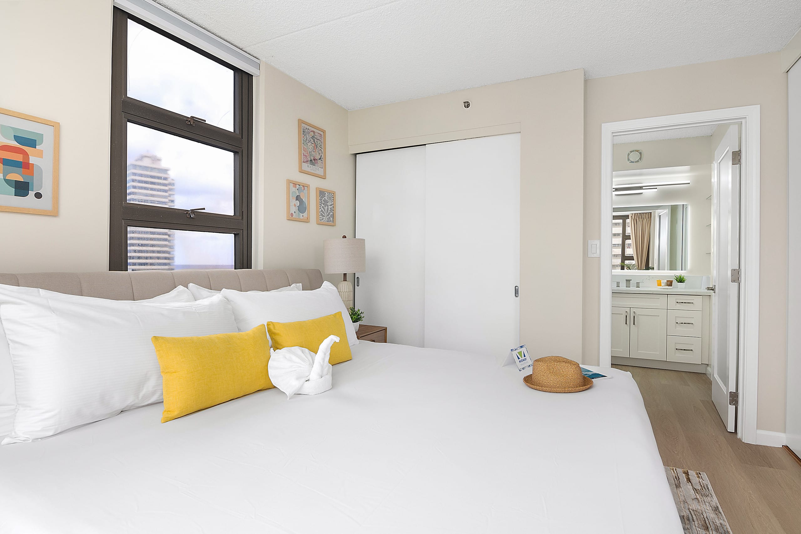 Condo in Honolulu · ★4.86 · 1 bedroom · 2 beds · 1 private bath - Image 39
