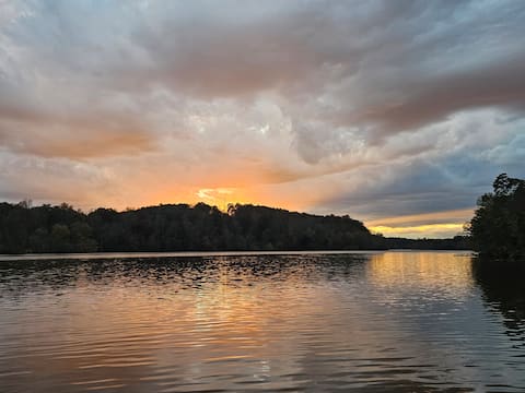 The Poppy Seed - Lakefront studio