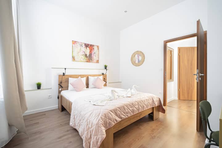 מיזוג אוויר בכל חדר.