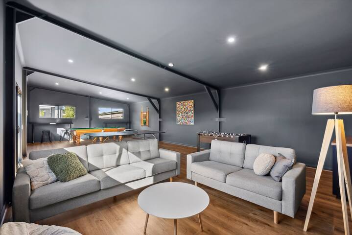 The Absolute Beach Escape | Paradise for 21 gallery image 4